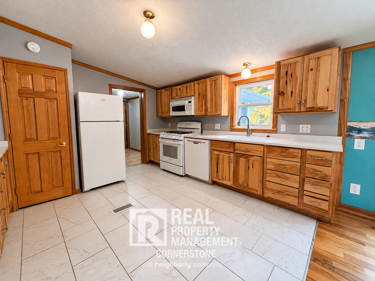 579 110th Ave - Photo 3 of 40