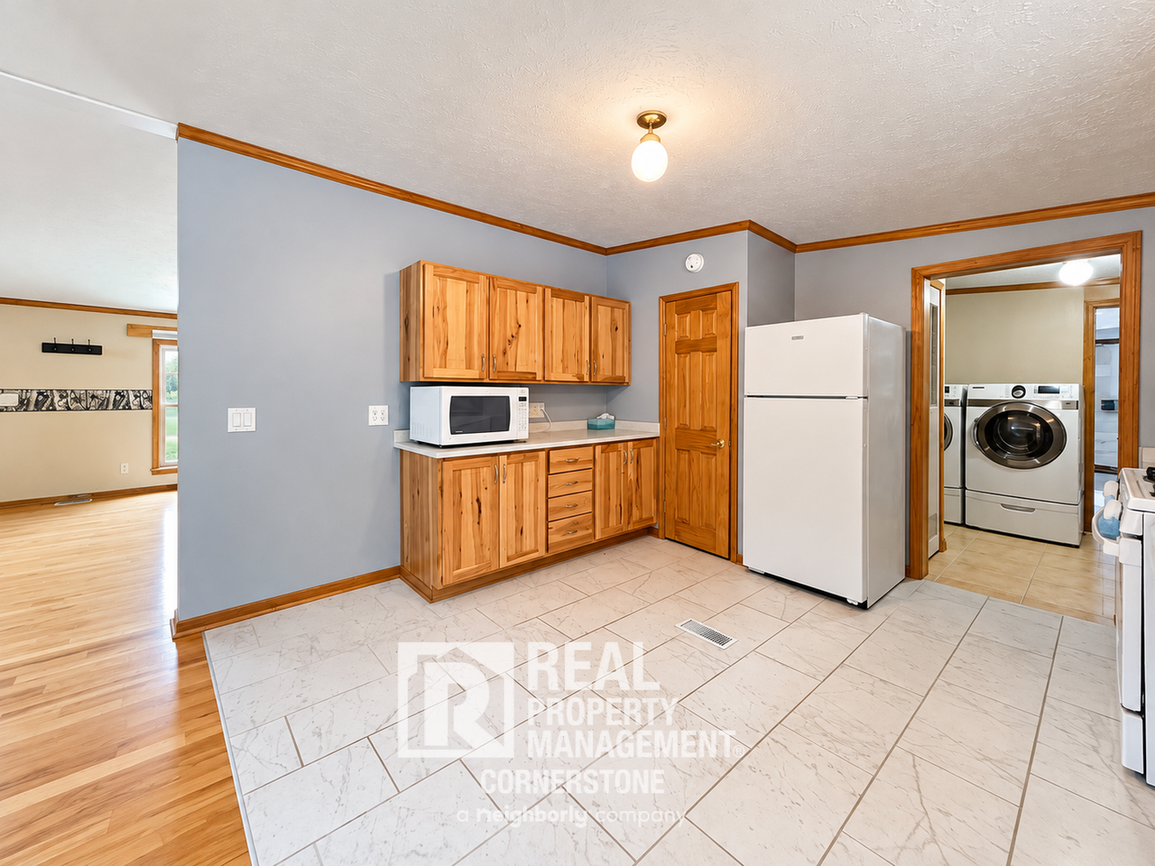 579 110th Ave - Photo 4 of 40
