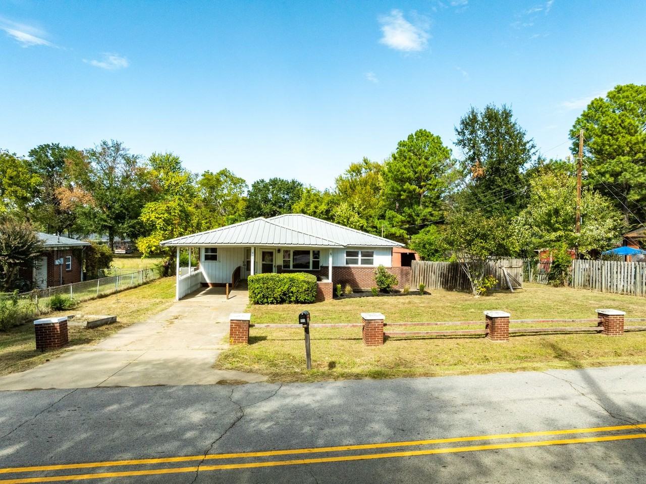 905 Cavanaugh Rd - Photo 3 of 24