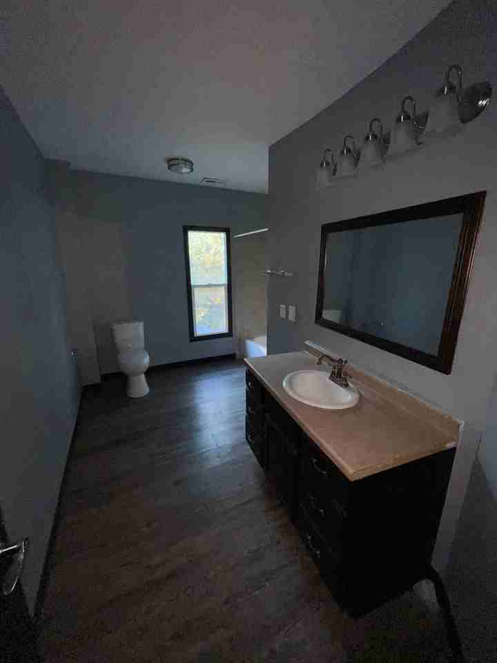 1121 N Rockton Ave - Photo 5 of 12