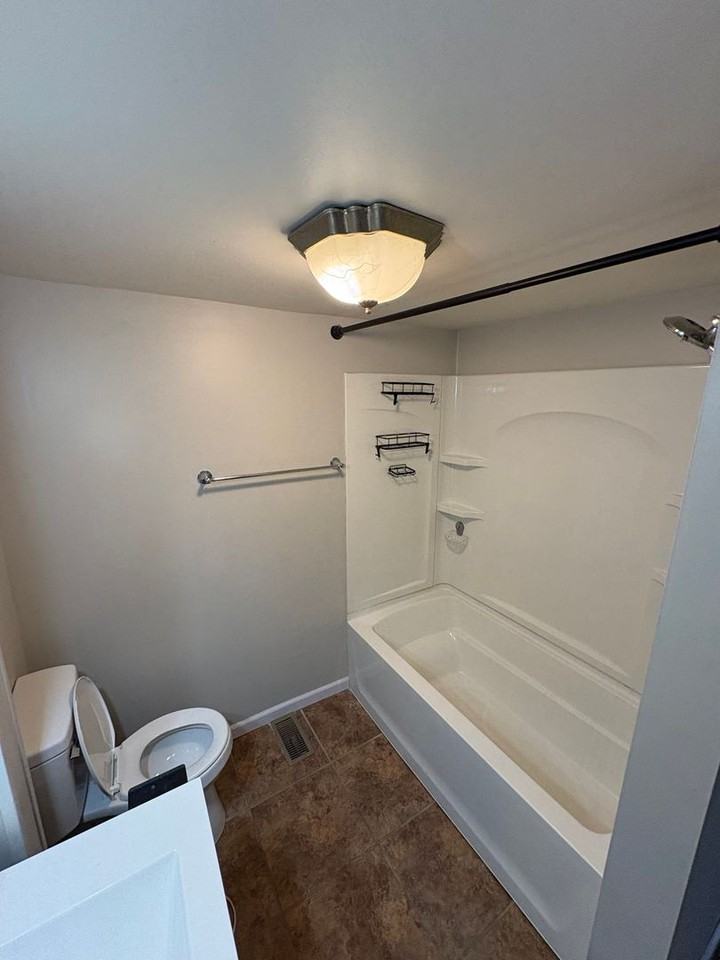1207 E Rouse Ave - Photo 6 of 17