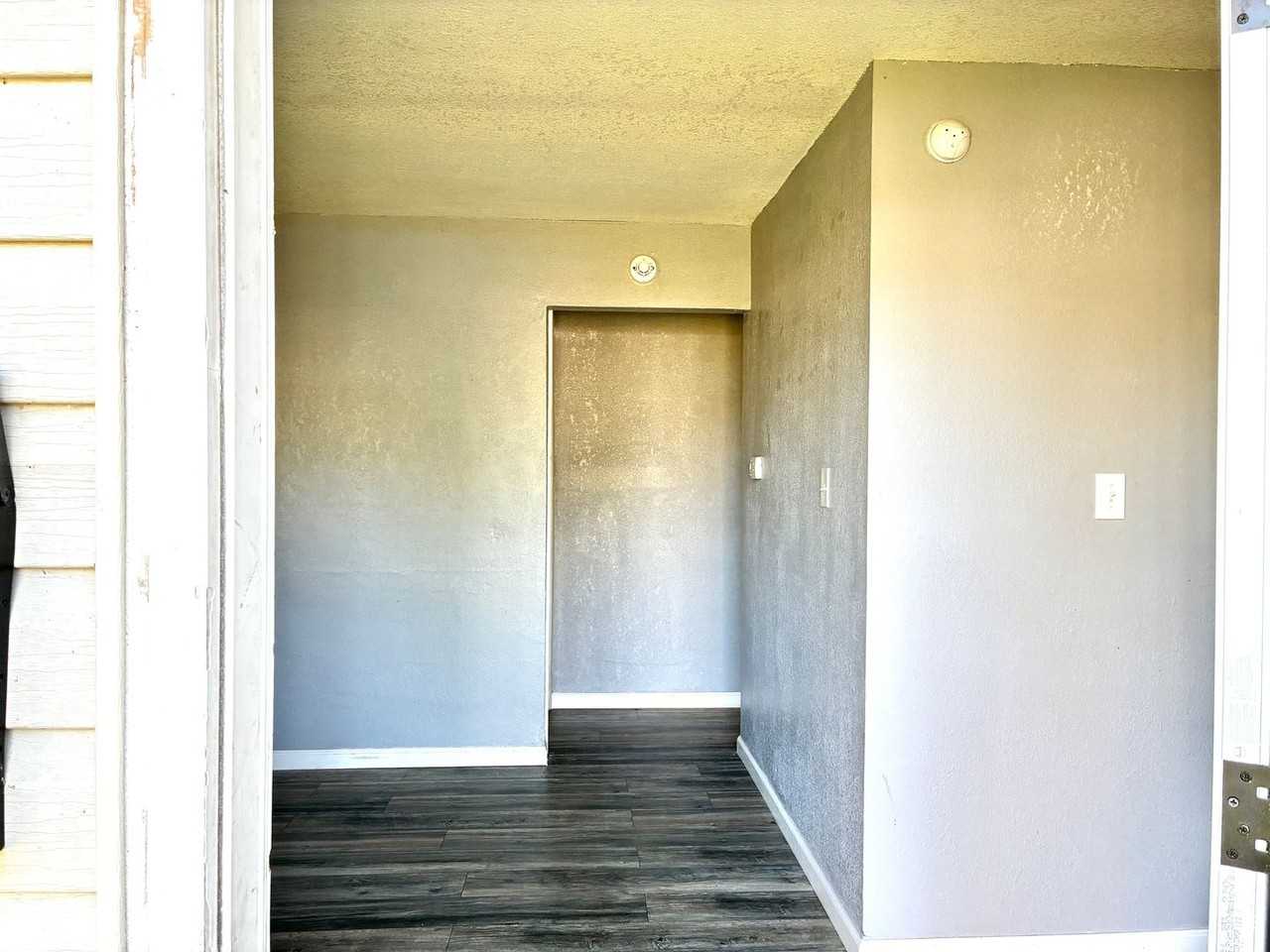 4725 Lonewillow Ln - Photo 4 of 27