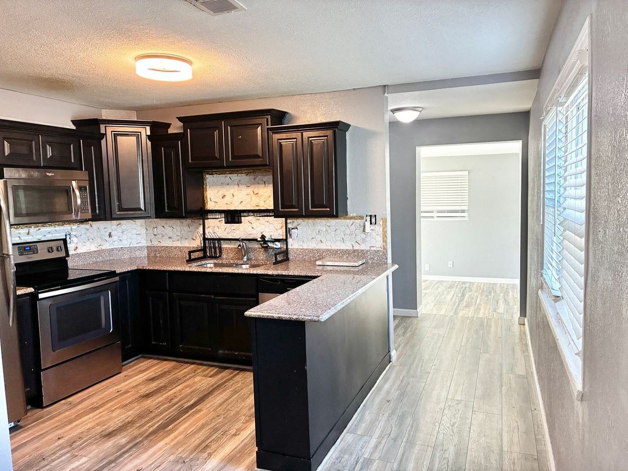 4725 Lonewillow Ln - Photo 5 of 27