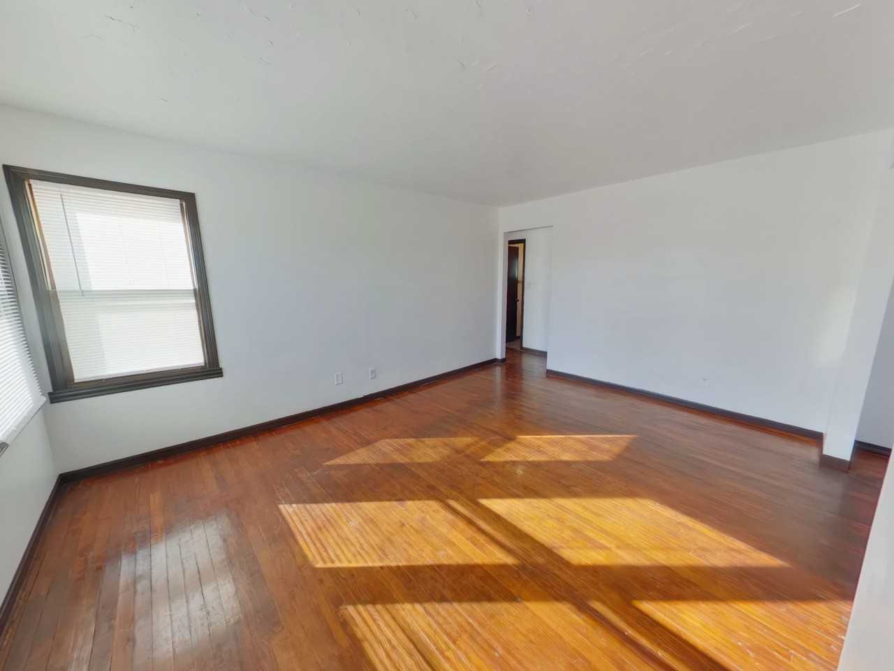 845 N Edgemoor St - Photo 2 of 17