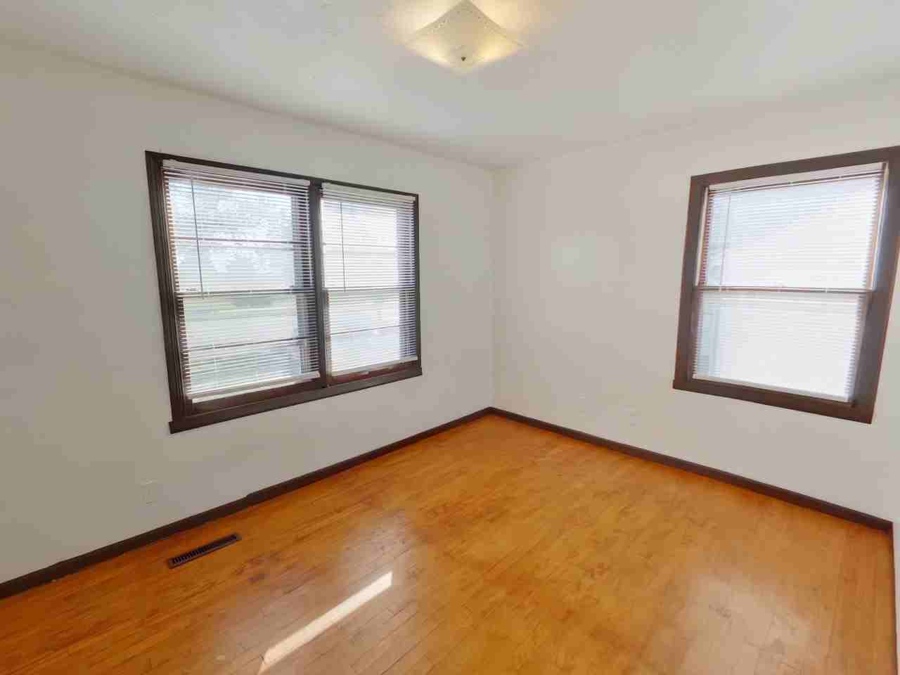 845 N Edgemoor St - Photo 6 of 17