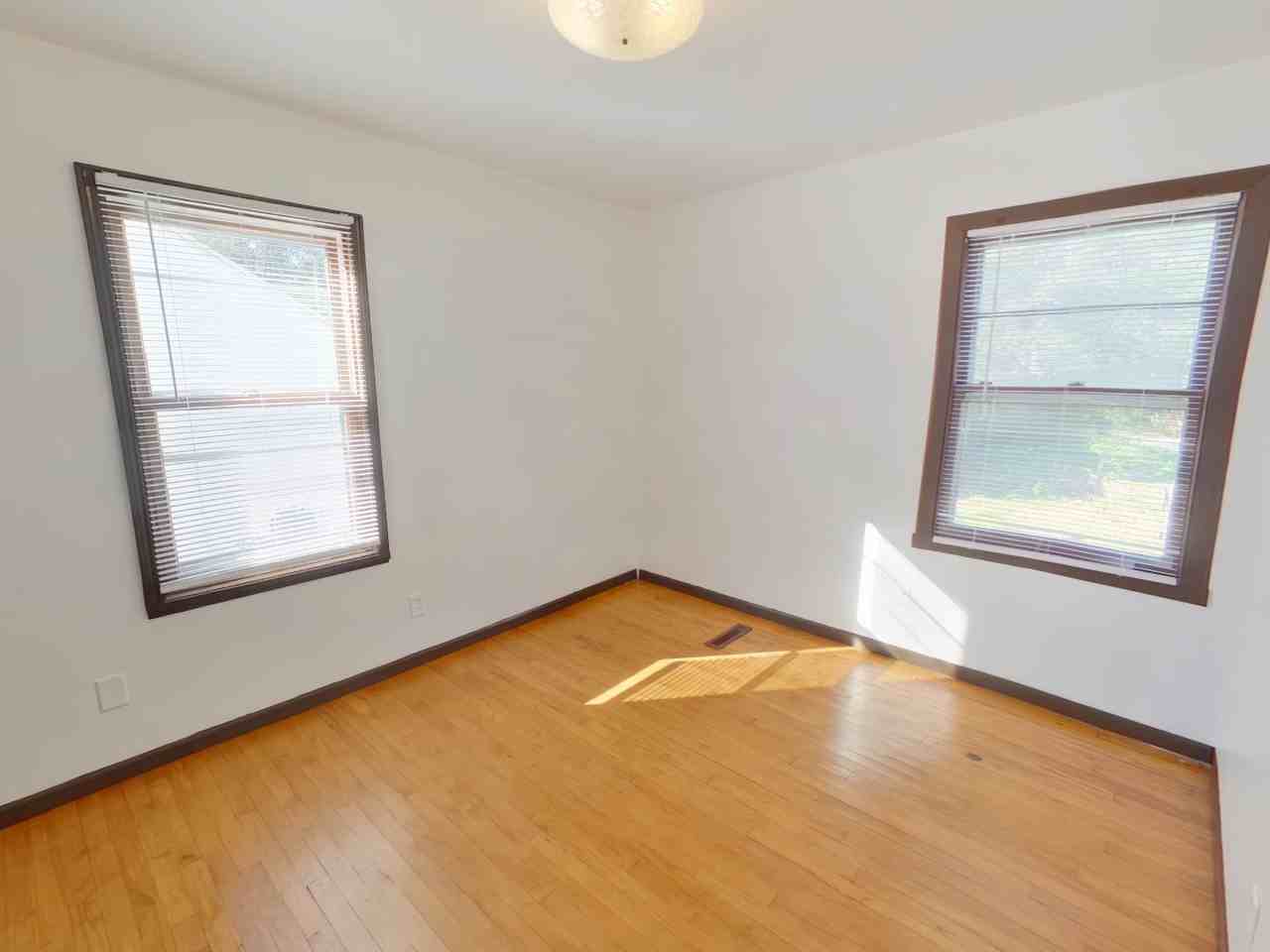 845 N Edgemoor St - Photo 7 of 17