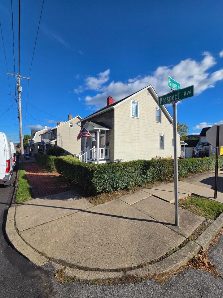 421 Prospect Ave - Photo 2 of 4