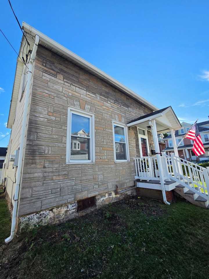 421 Prospect Ave - Photo 3 of 4