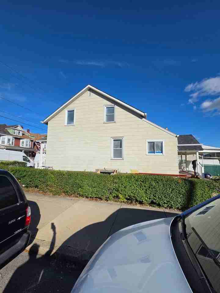 421 Prospect Ave - Photo 4 of 4
