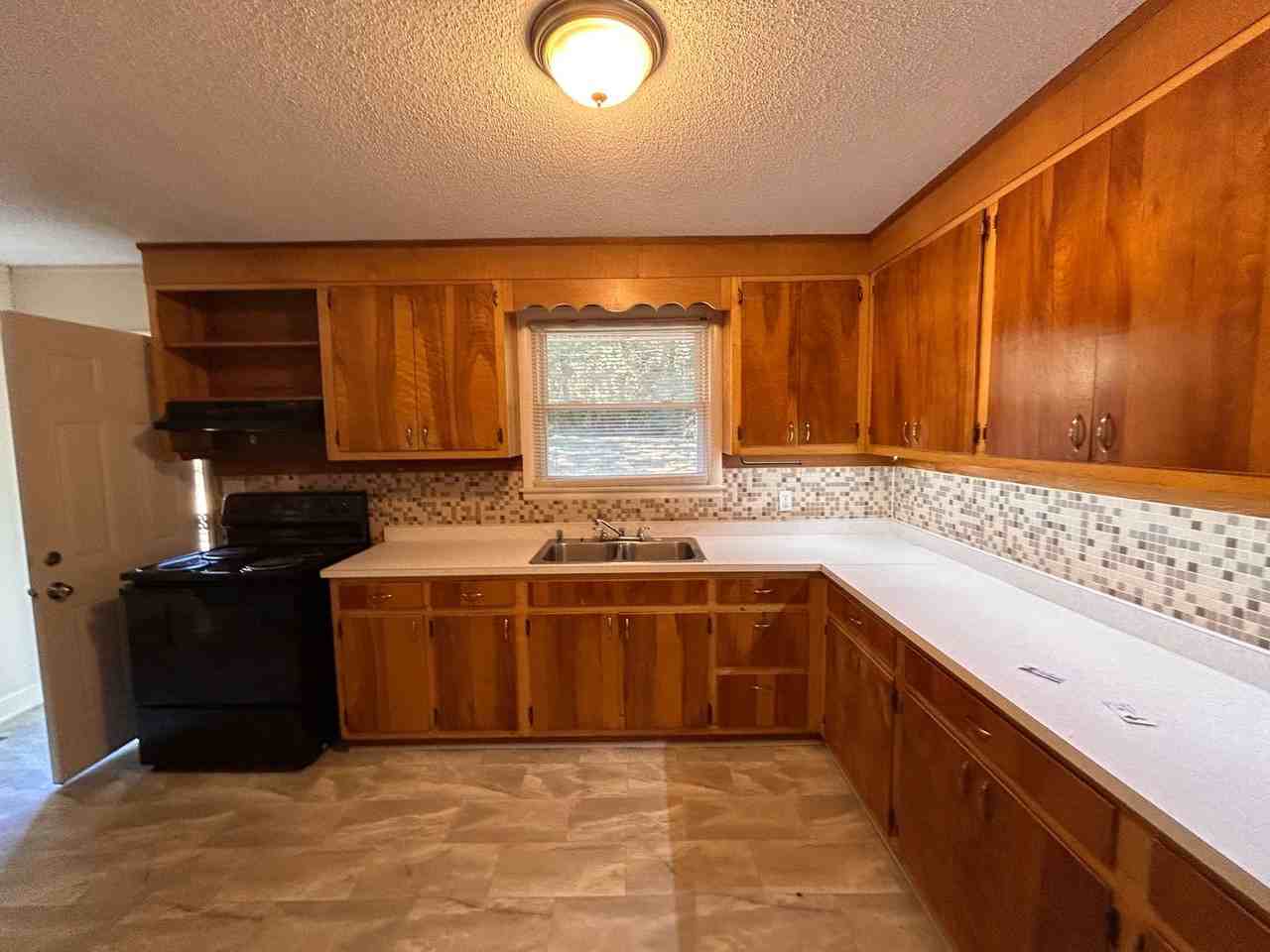 3802 Lakeview Dr Nw - Photo 4 of 14