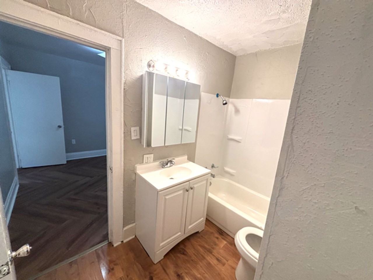 875 E Crosier St - Photo 4 of 10