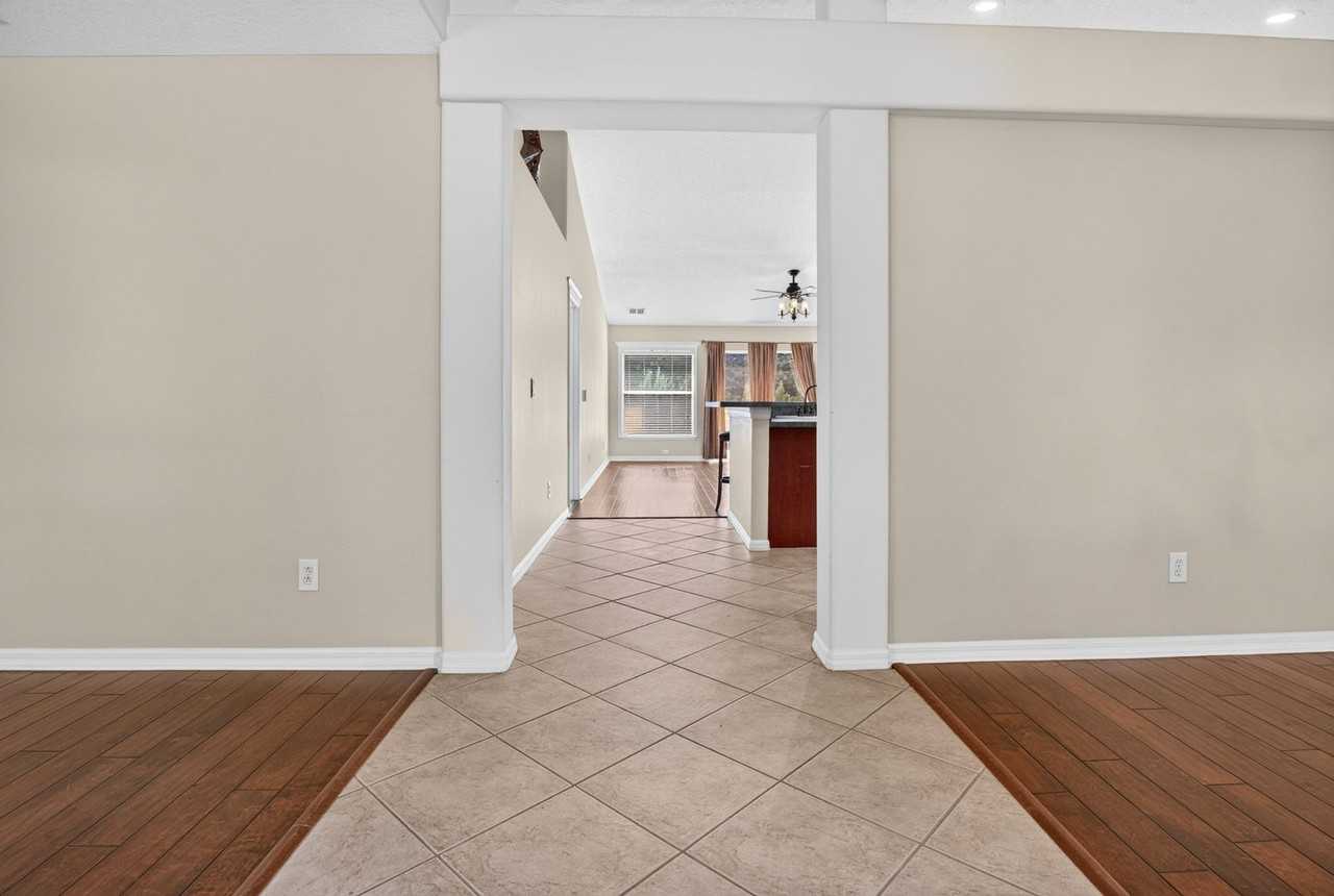 4928 Lazy Oaks Way - Photo 5 of 50