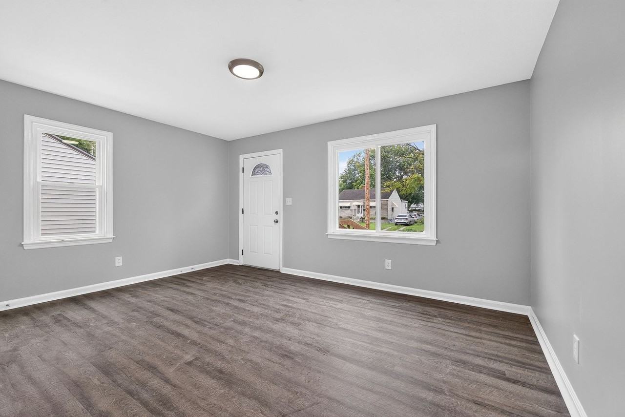 734 Arlington Ave - Photo 2 of 20