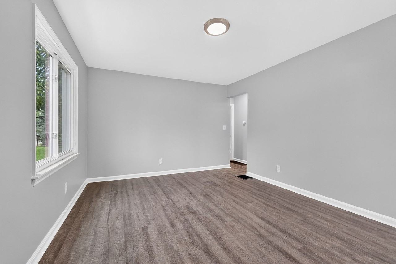 734 Arlington Ave - Photo 5 of 20