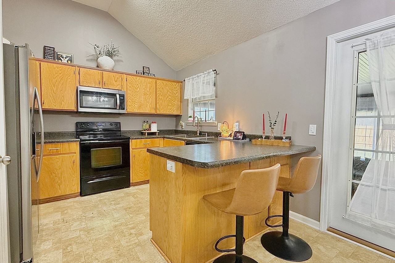193 River Bend Dr - Photo 6 of 36