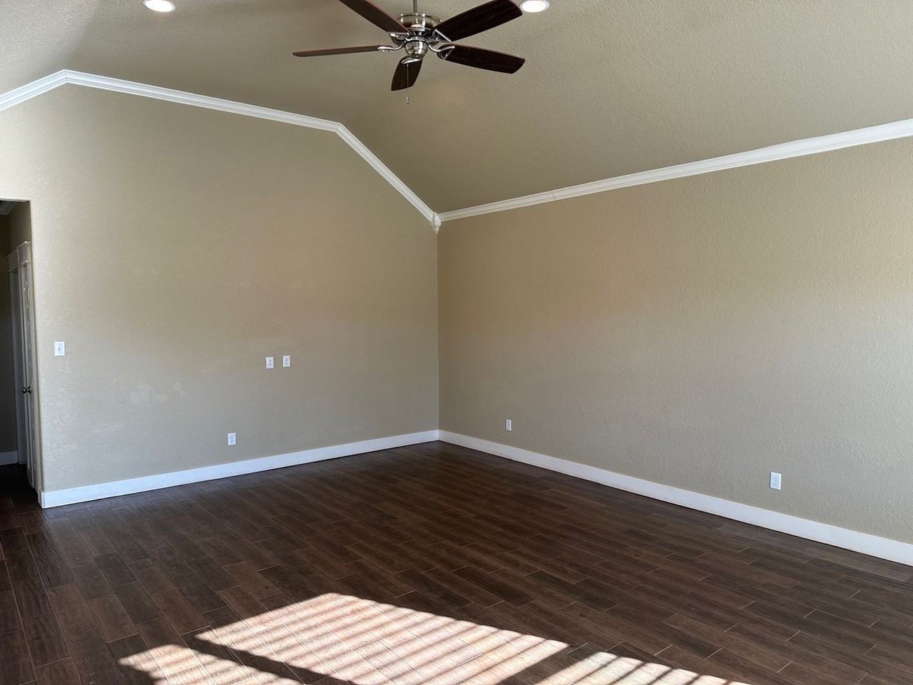 1225 Cabernet Dr - Photo 3 of 5