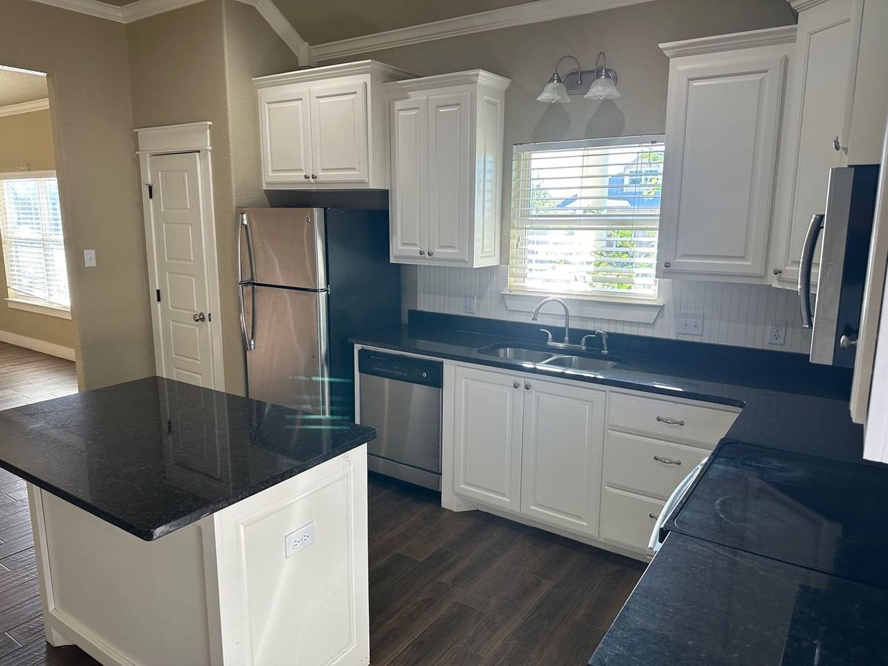 1225 Cabernet Dr - Photo 4 of 5