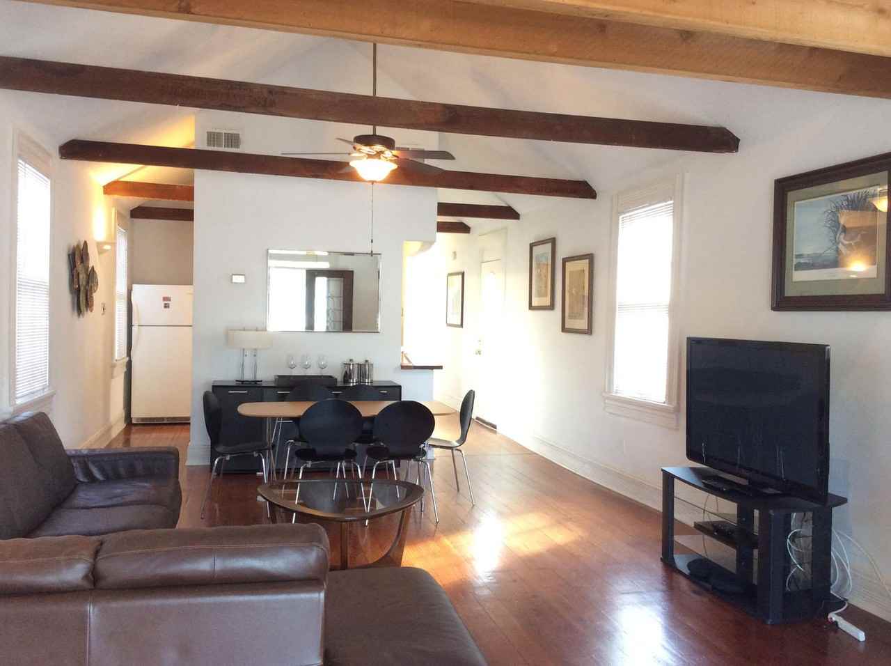 6305 Laurel St - Photo 2 of 12