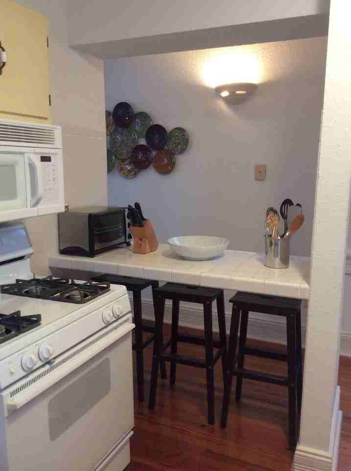6305 Laurel St - Photo 6 of 12