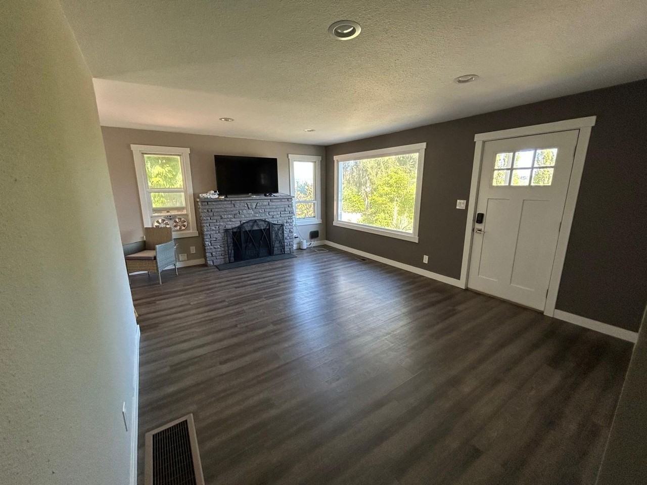 11045 Roseberg Ave S - Photo 4 of 11