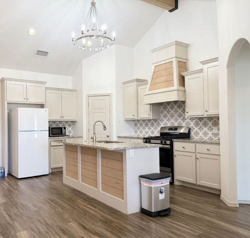 12202 Ithaca Ave - Photo 2 of 3