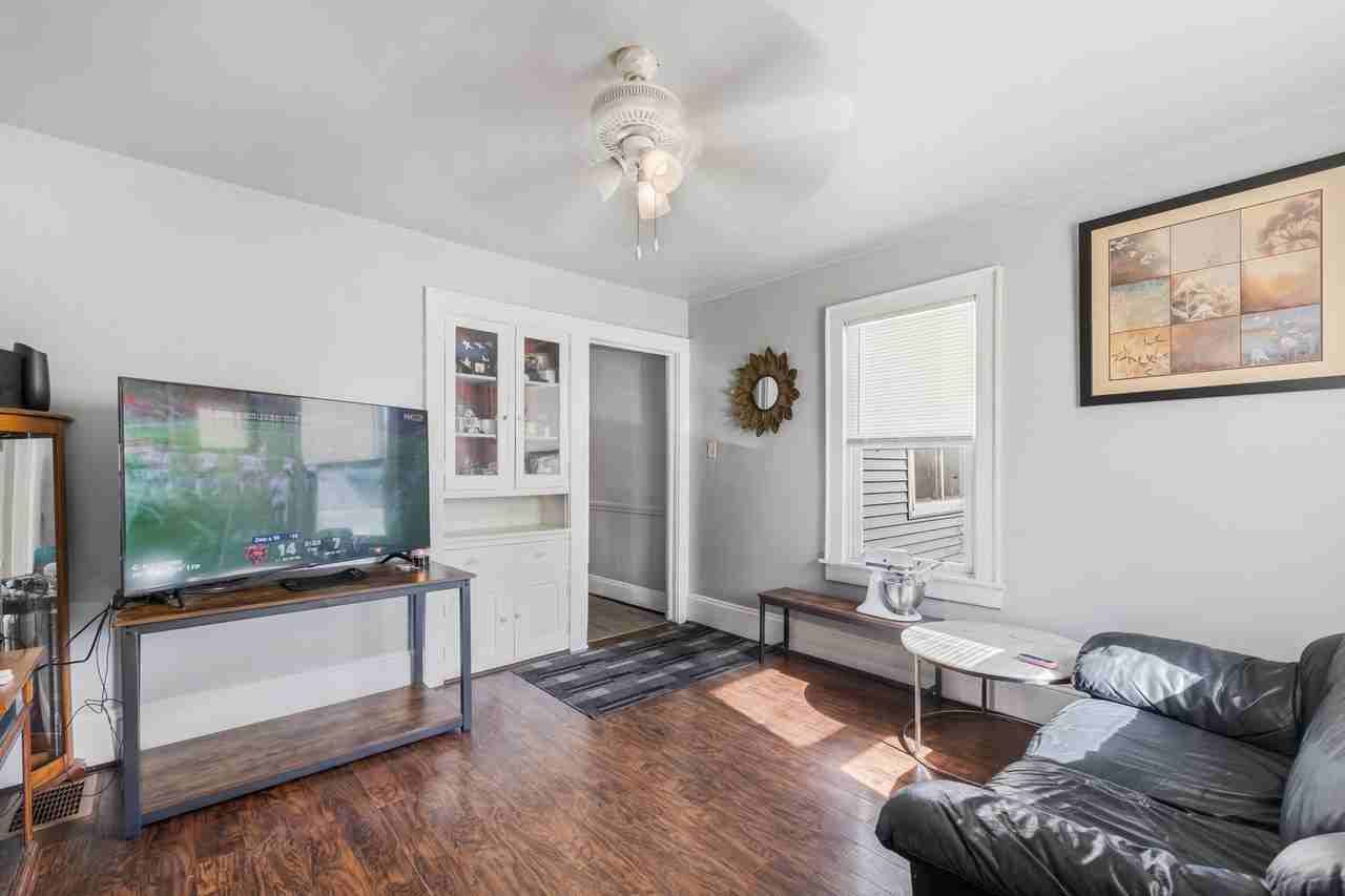 3947 E Squire Ave - Photo 2 of 11