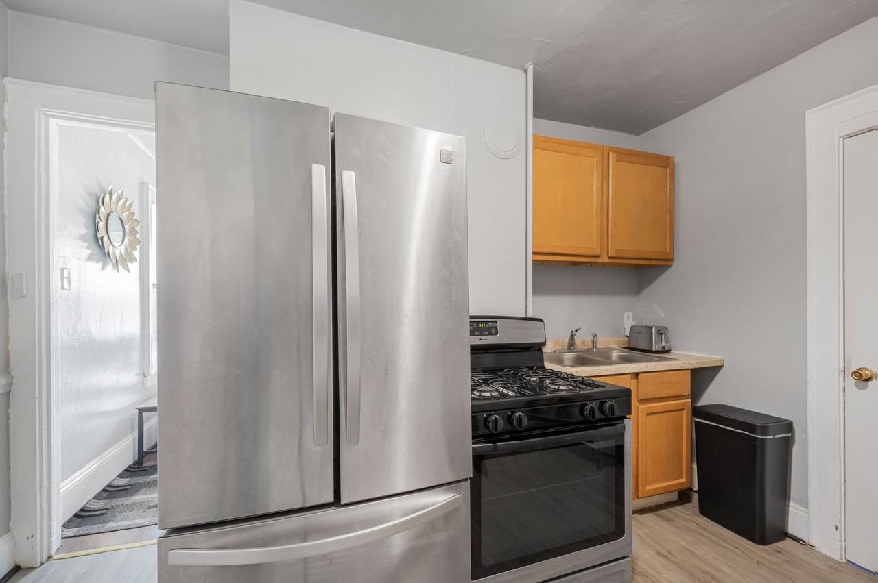 3947 E Squire Ave - Photo 4 of 11