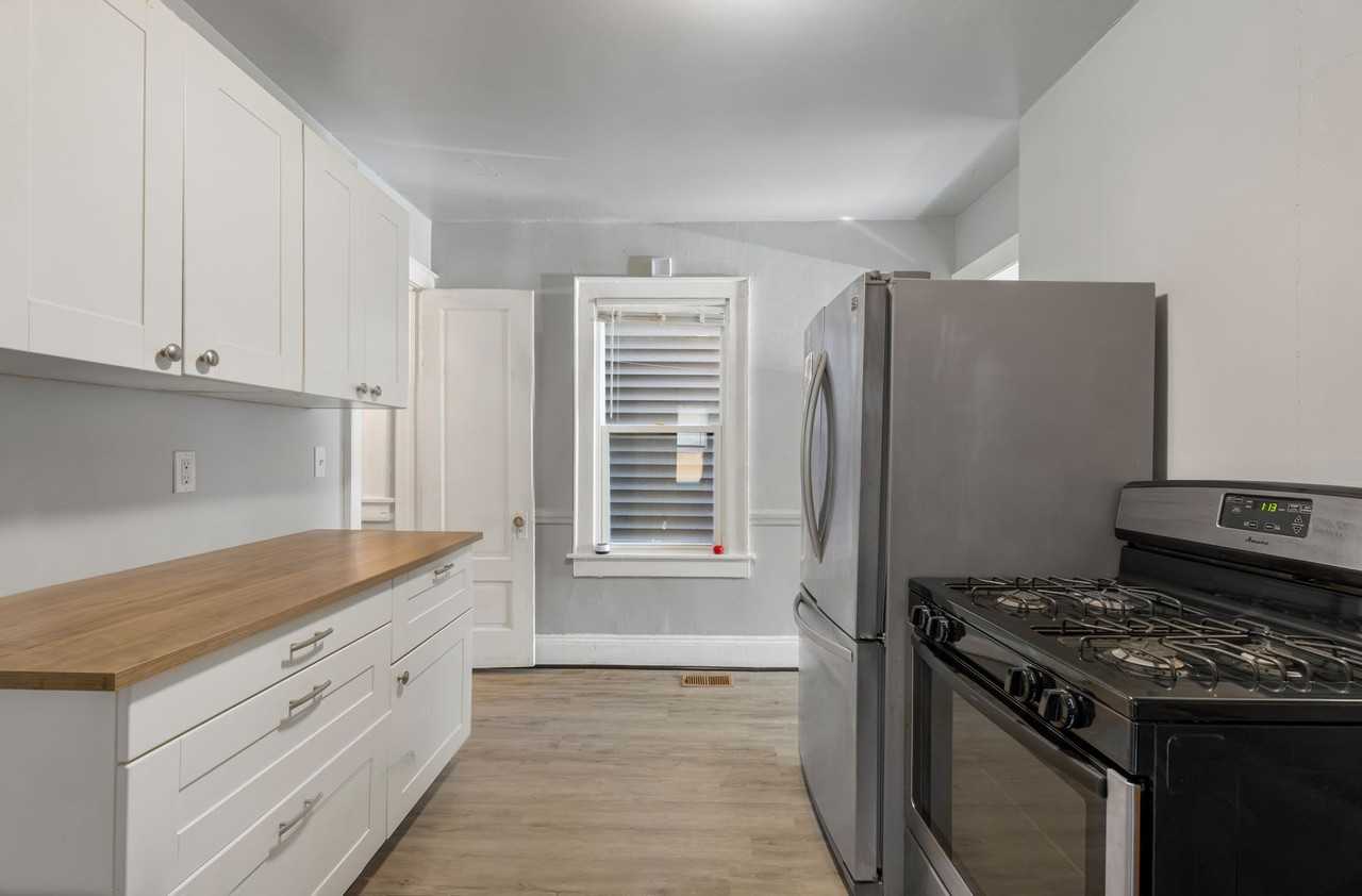 3947 E Squire Ave - Photo 5 of 11