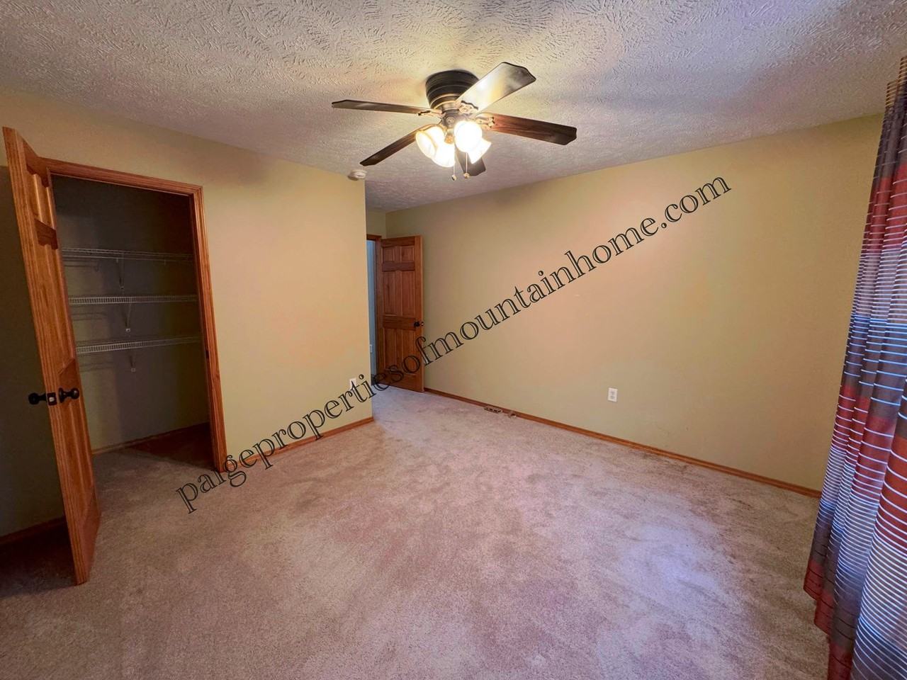109 Ferncliff Pt - Photo 3 of 43