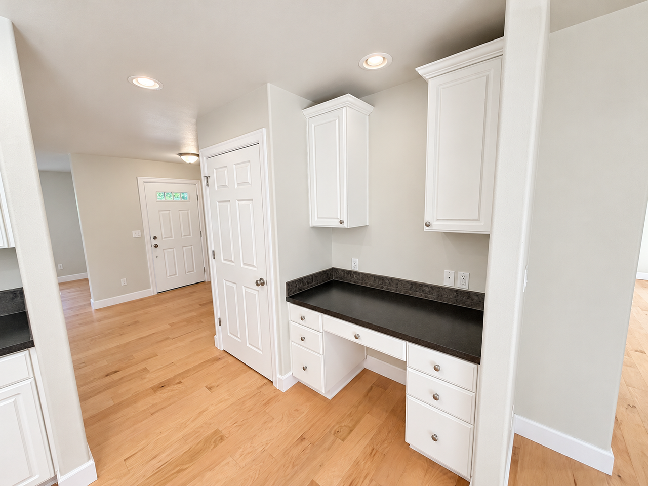 9338 Sw Taylor St - Photo 5 of 29