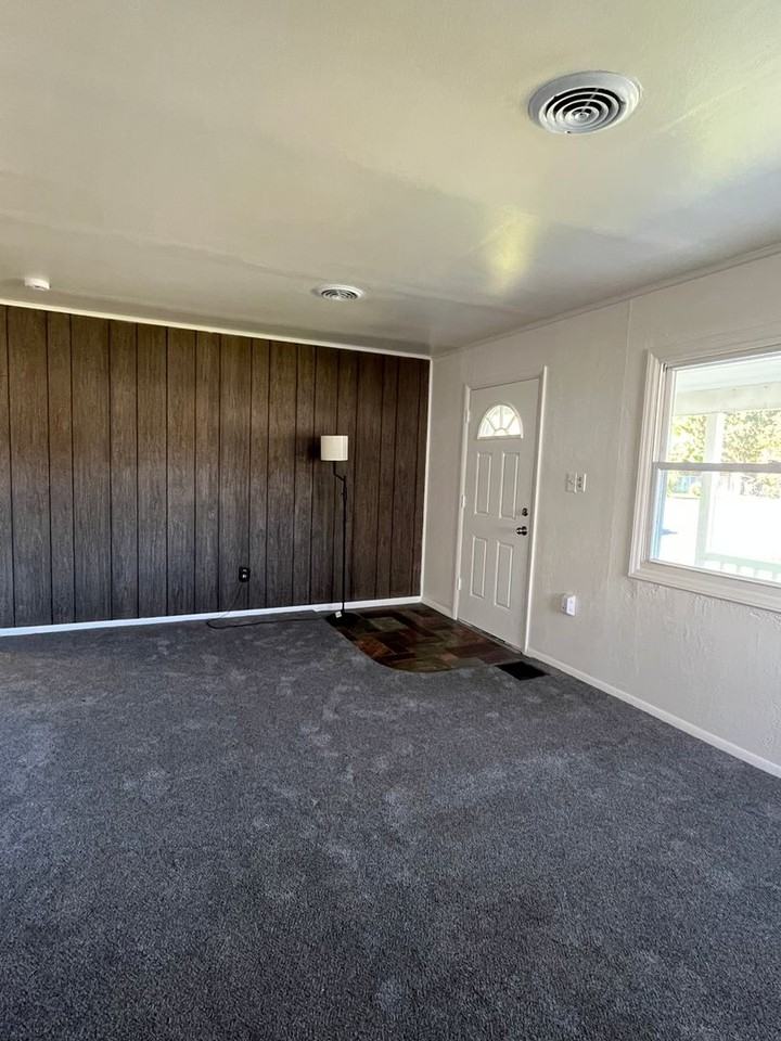2524 West Blvd - Photo 4 of 15