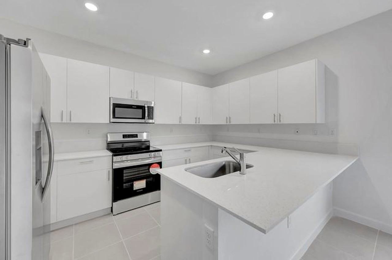 2587 Se 26th Ct - Photo 2 of 19