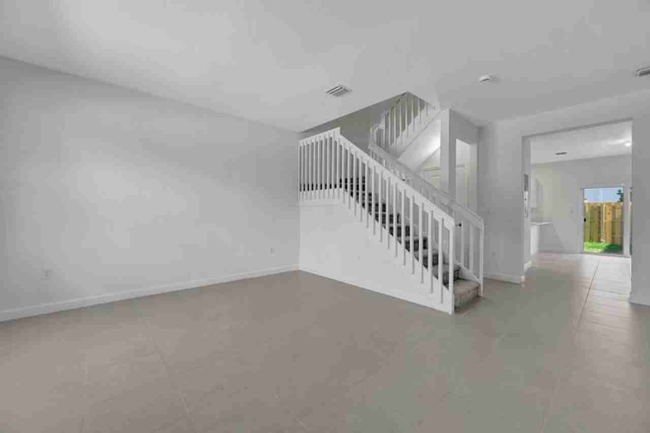 2587 Se 26th Ct - Photo 5 of 19