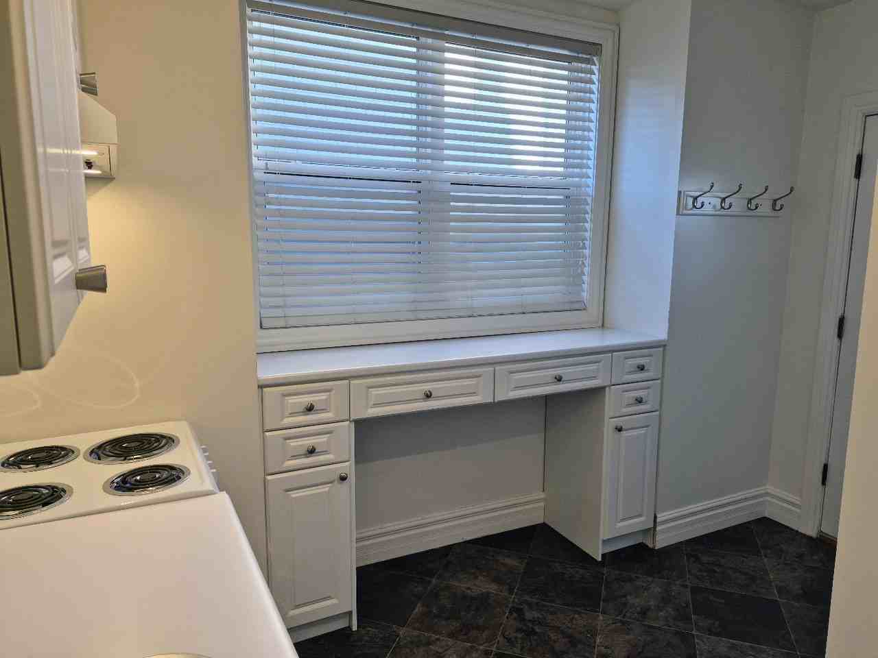 11 Colborne Street West #Main - Photo 2 of 10