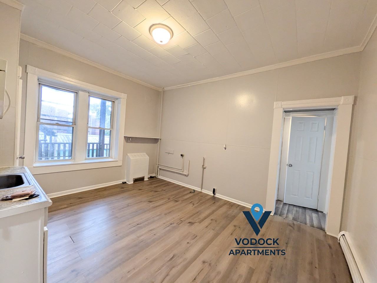 688 High St #1R - Photo 2 of 15