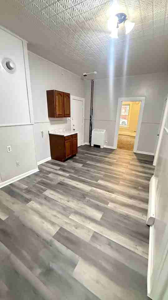 688 High St #1L - Photo 2 of 11