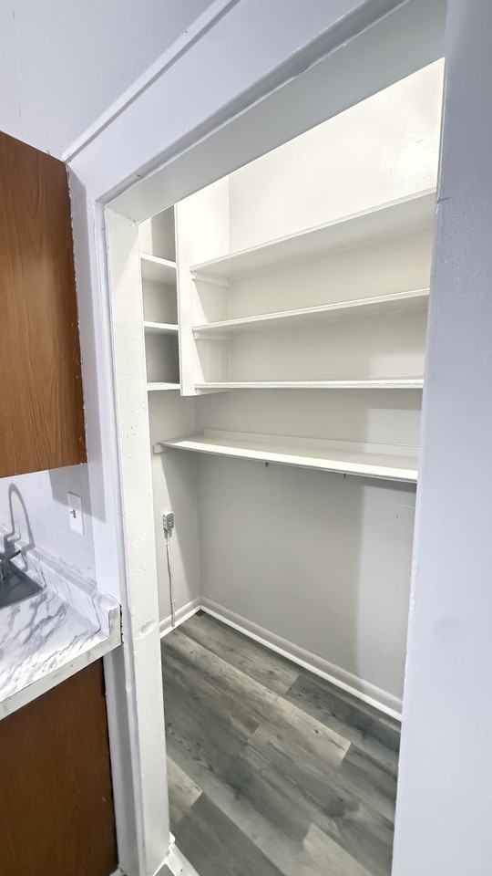 688 High St #1L - Photo 6 of 11