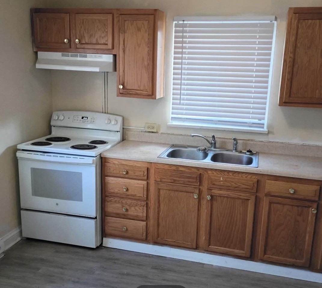 1453 6th Ave #NA - Photo 2 of 4