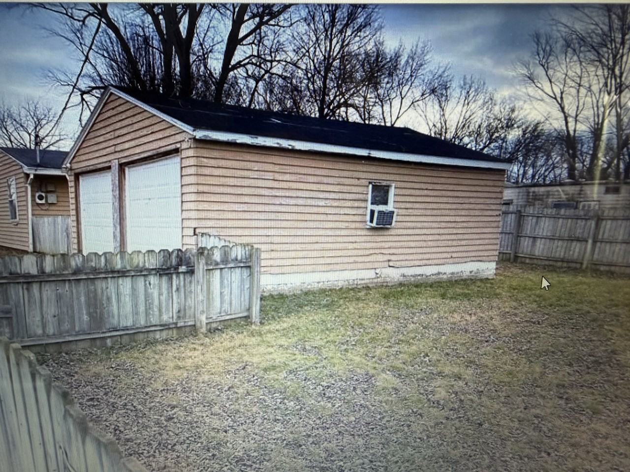 1401 Edgewood Dr #NA - Photo 4 of 5