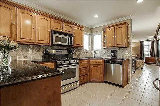 2401 Stanford Dr #NA - Photo 2 of 21