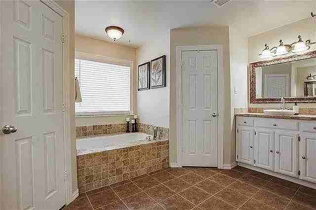 2401 Stanford Dr #NA - Photo 4 of 21