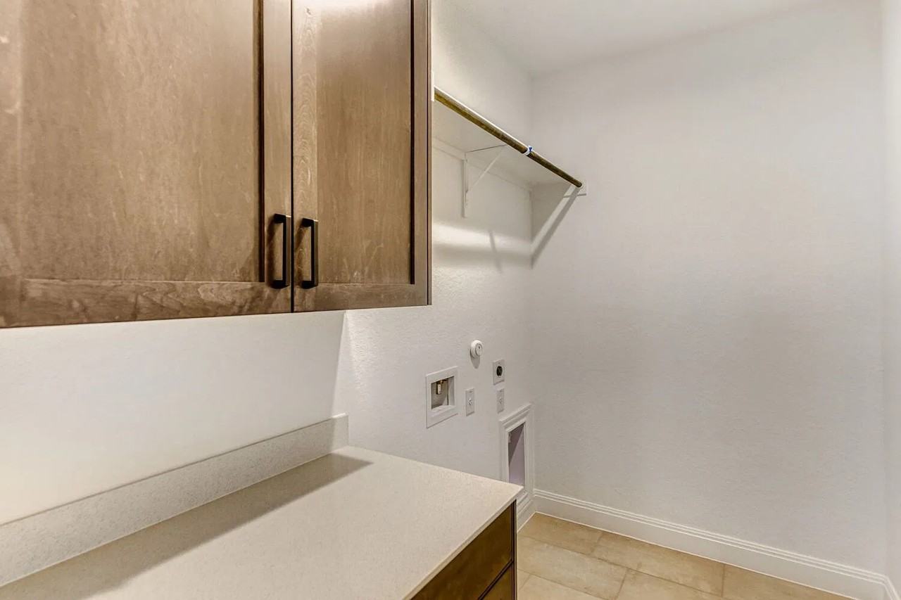 175 International St #NA - Photo 3 of 8