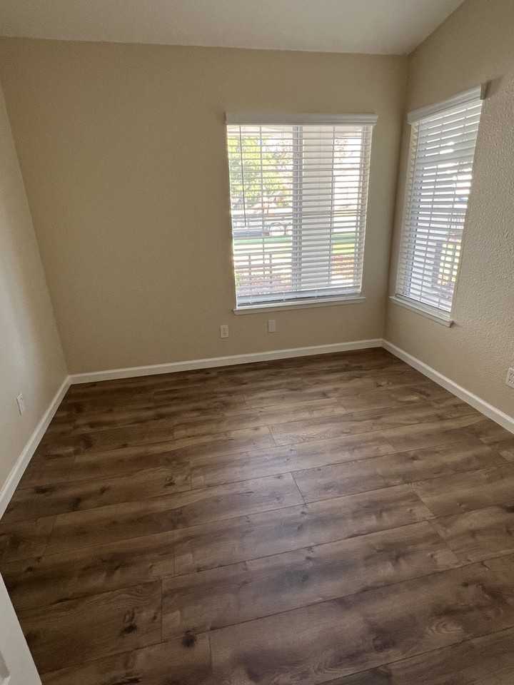 845 E Julia Way #NA - Photo 7 of 15