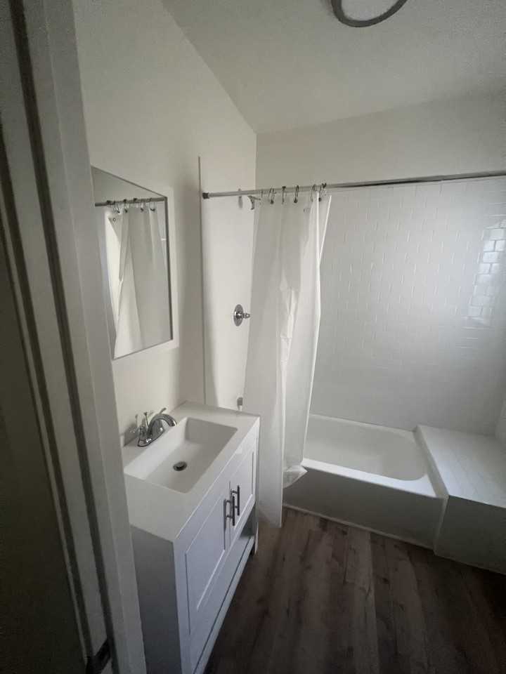 1927 Bonsallo Ave #3 - Photo 4 of 18
