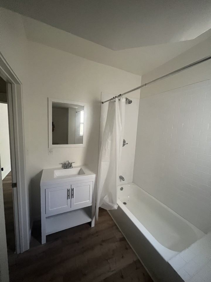 1927 Bonsallo Ave #3 - Photo 6 of 18