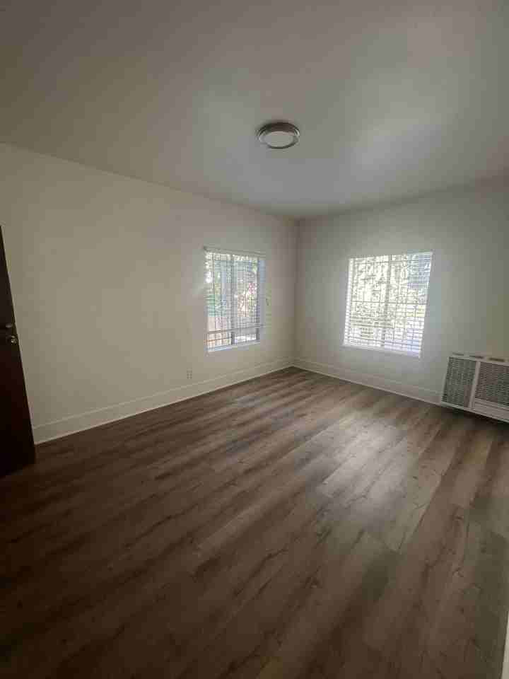 1927 Bonsallo Ave #3 - Photo 7 of 18