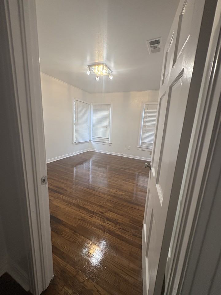 8915 Santa Clara Dr #NA - Photo 5 of 8