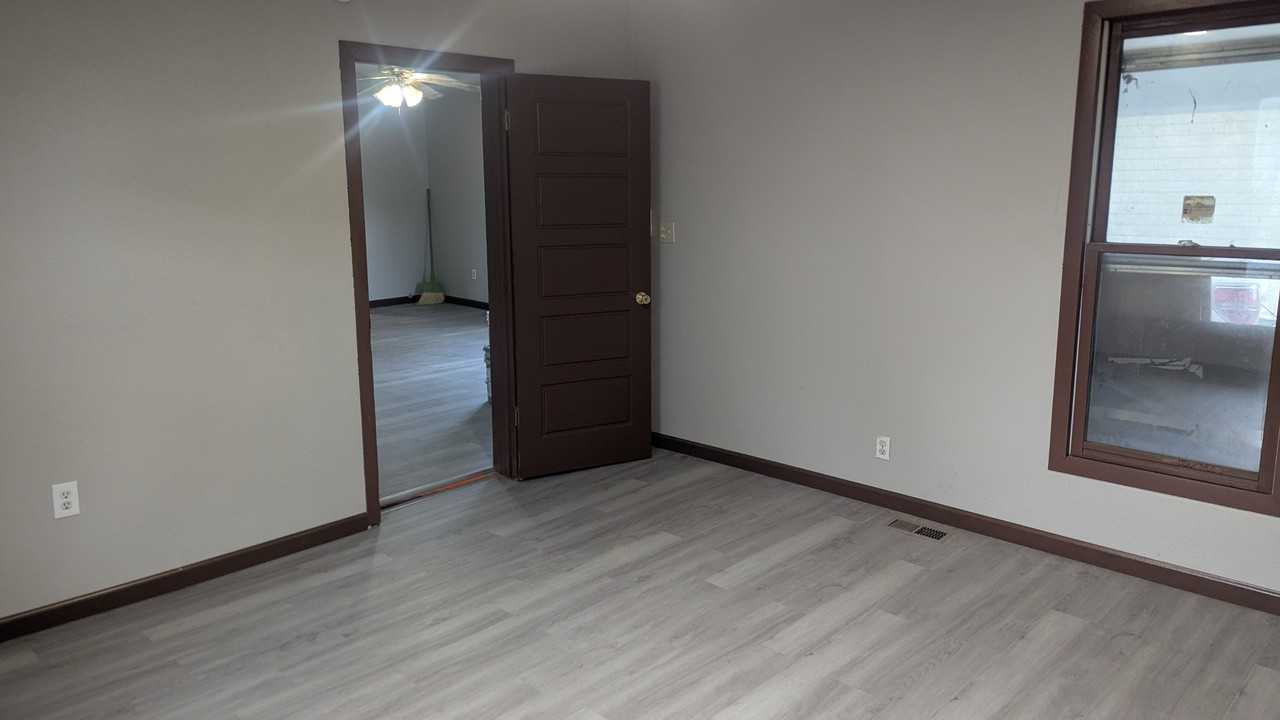 418 W 4th St #NA - Photo 6 of 6