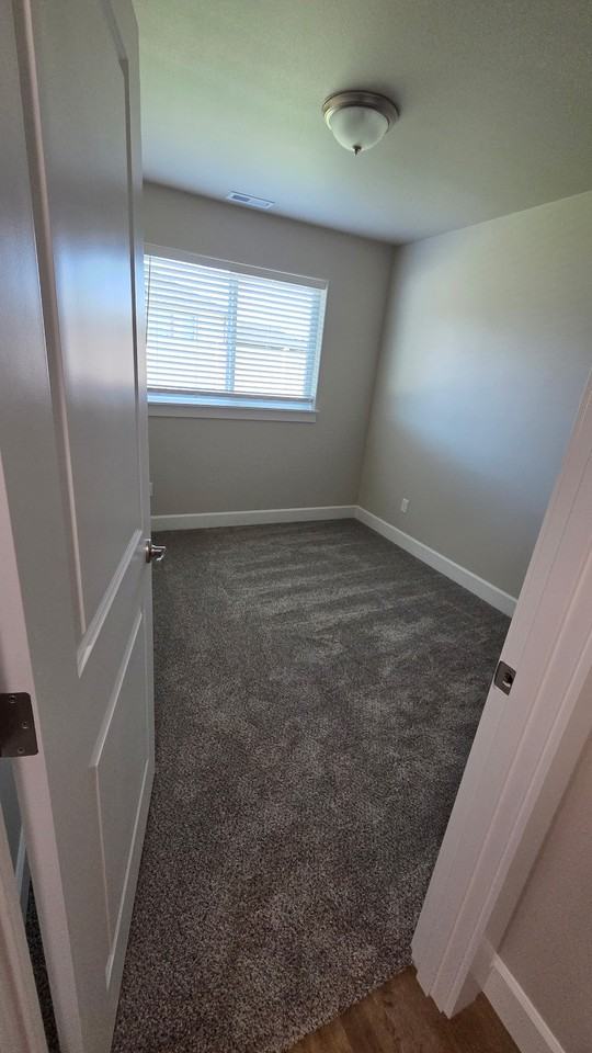 2405 S 47th Ave #NA - Photo 7 of 9