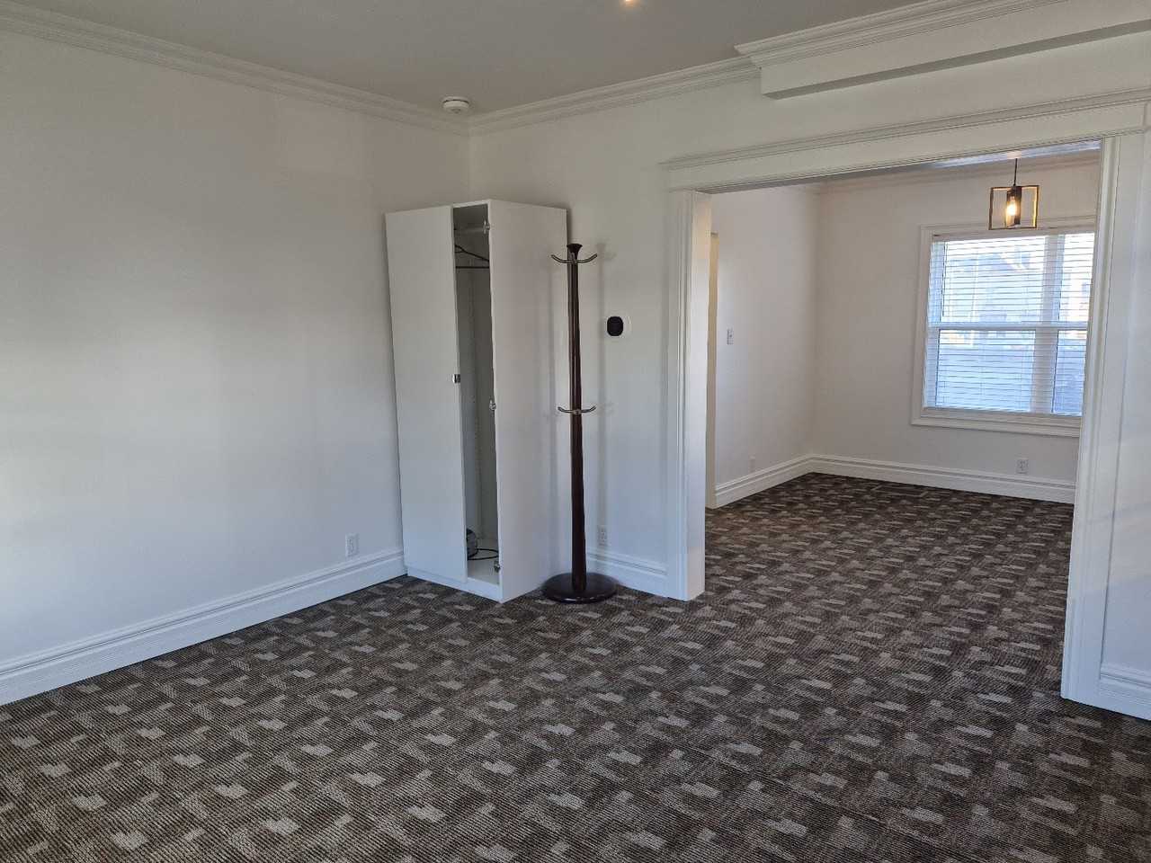 11 Colborne Street West #Main - Photo 6 of 10